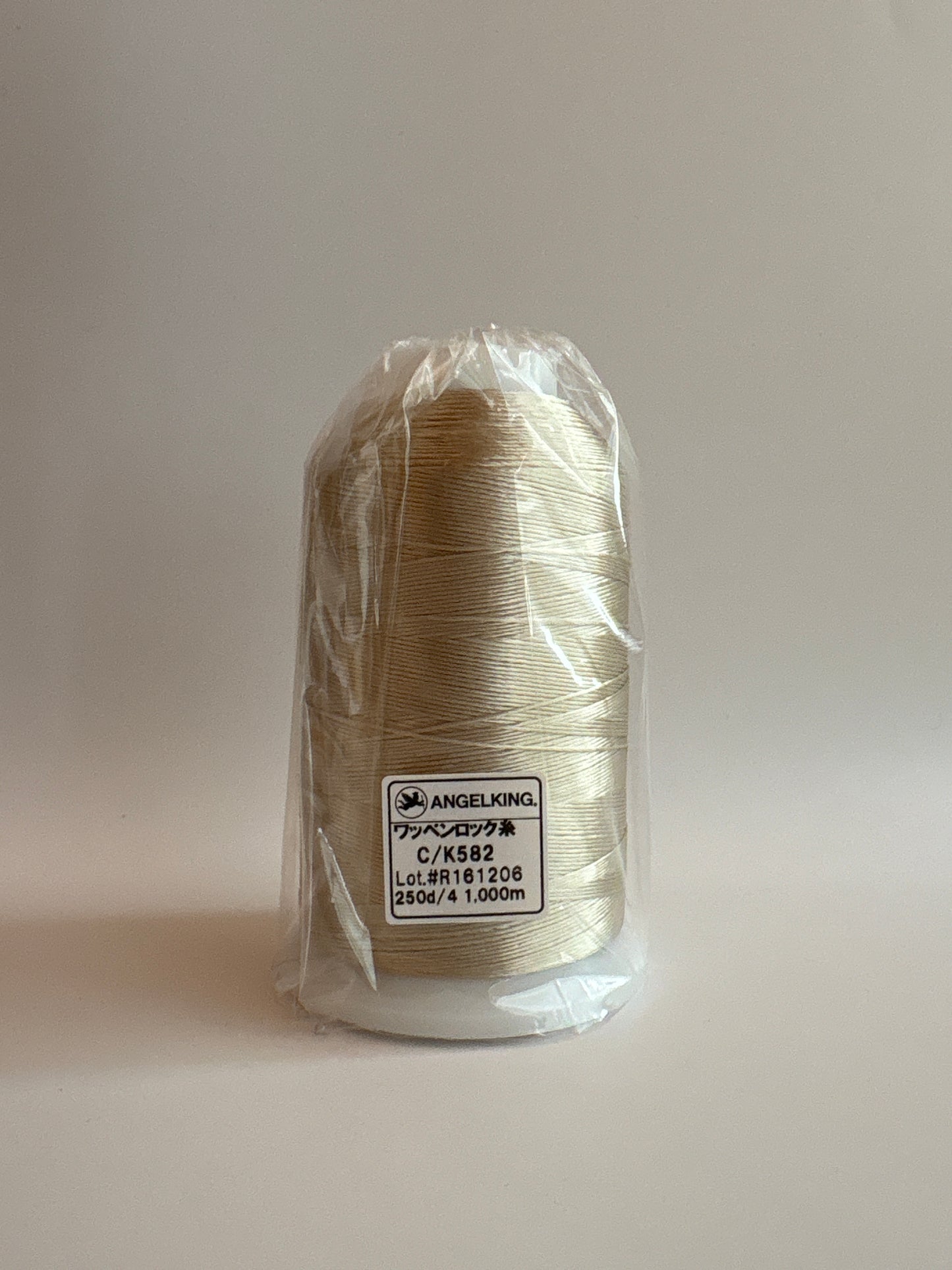 ワッペンロック糸(ワッペン縁かがり・チェーンステッチにおすすめ太めレーヨン糸)