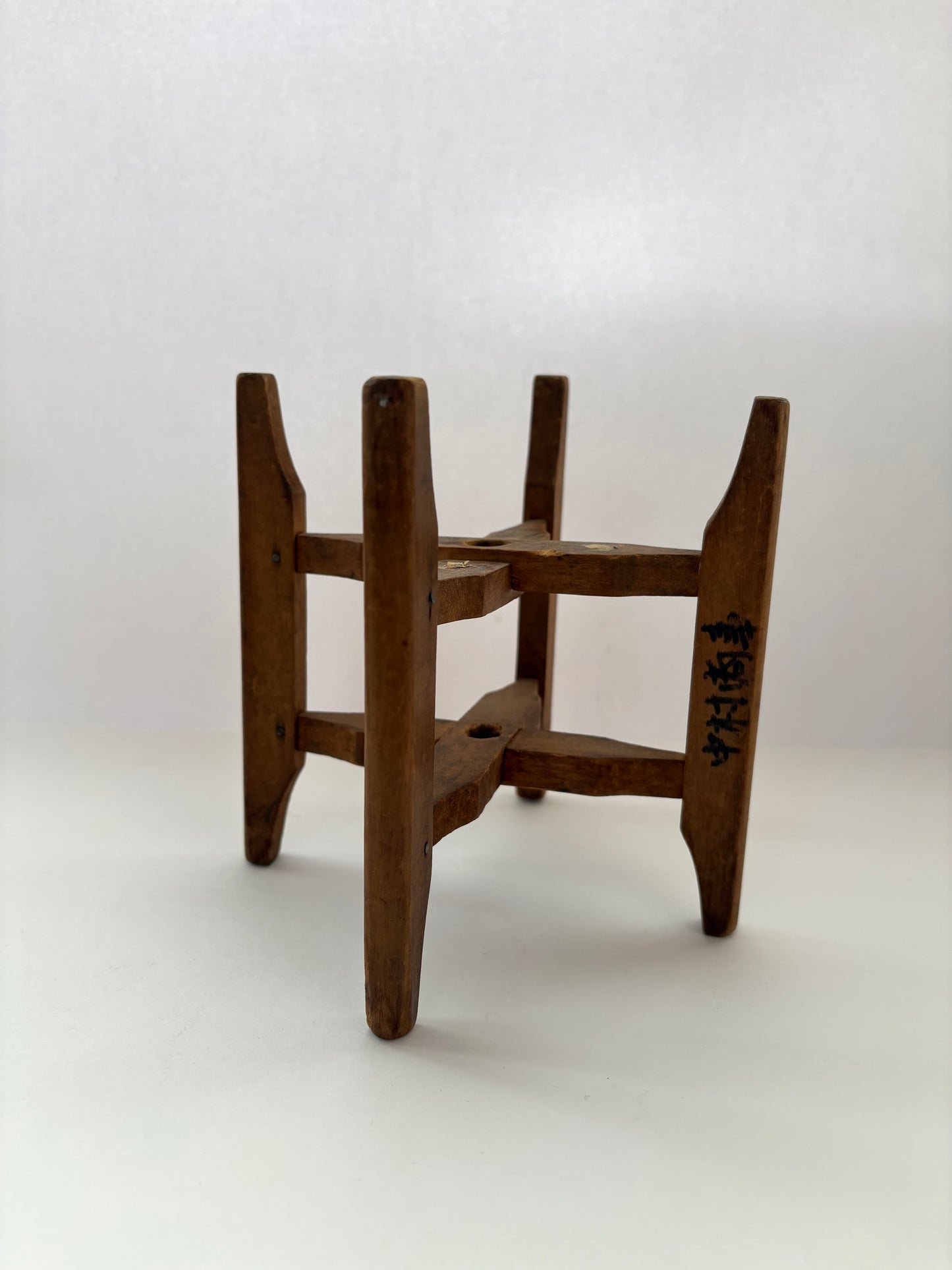 木枠（糸巻き用・中古）以前、糸の巻き加工に使用していた木製の糸枠