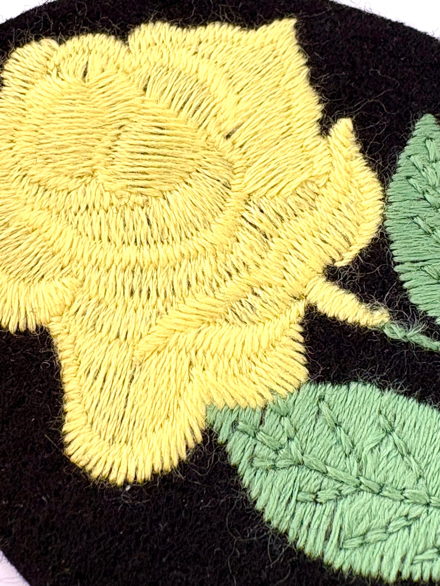 ソフエル　工業用アクリルミシン刺繍糸　1500m【色番が選べます】